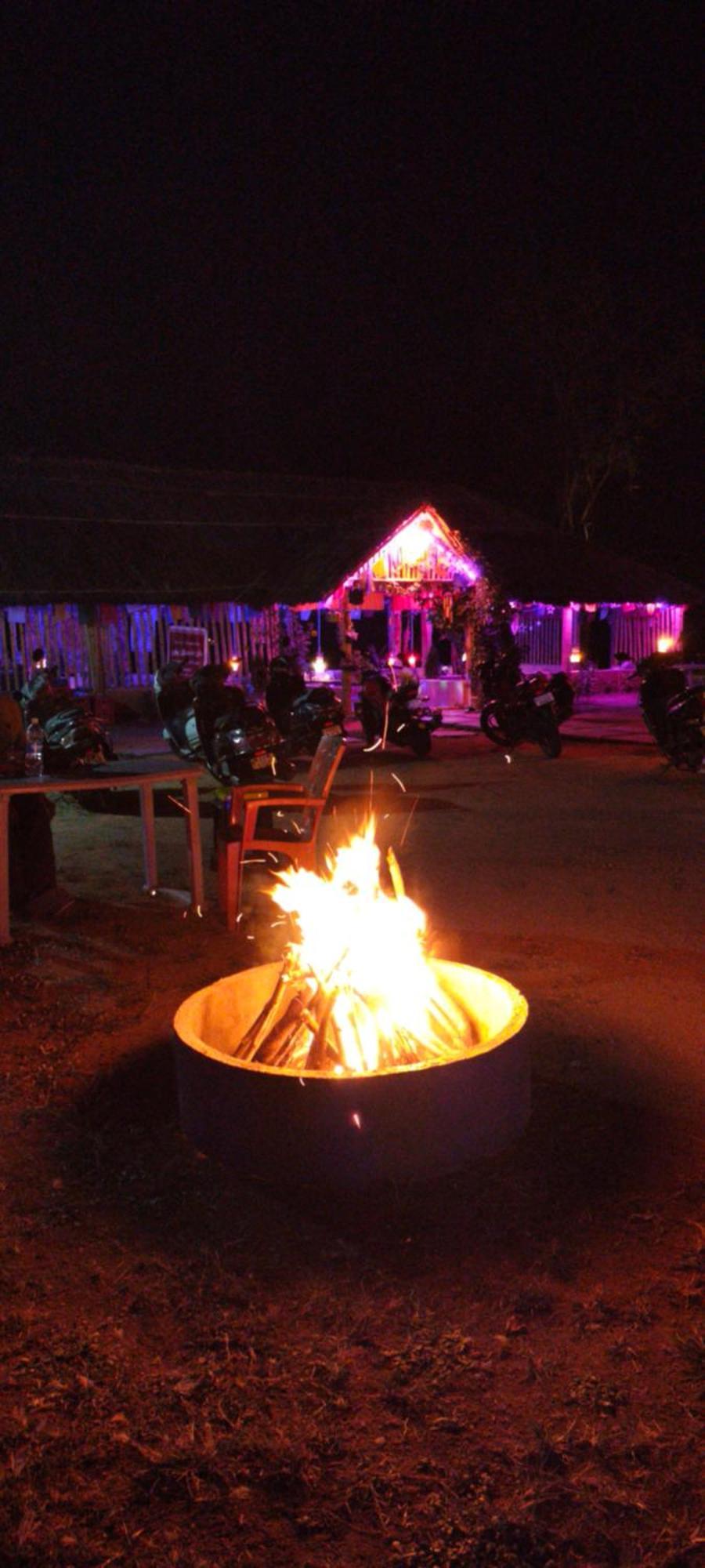 Om Shanti Om Home Stay & Cafe Hampi Exterior foto